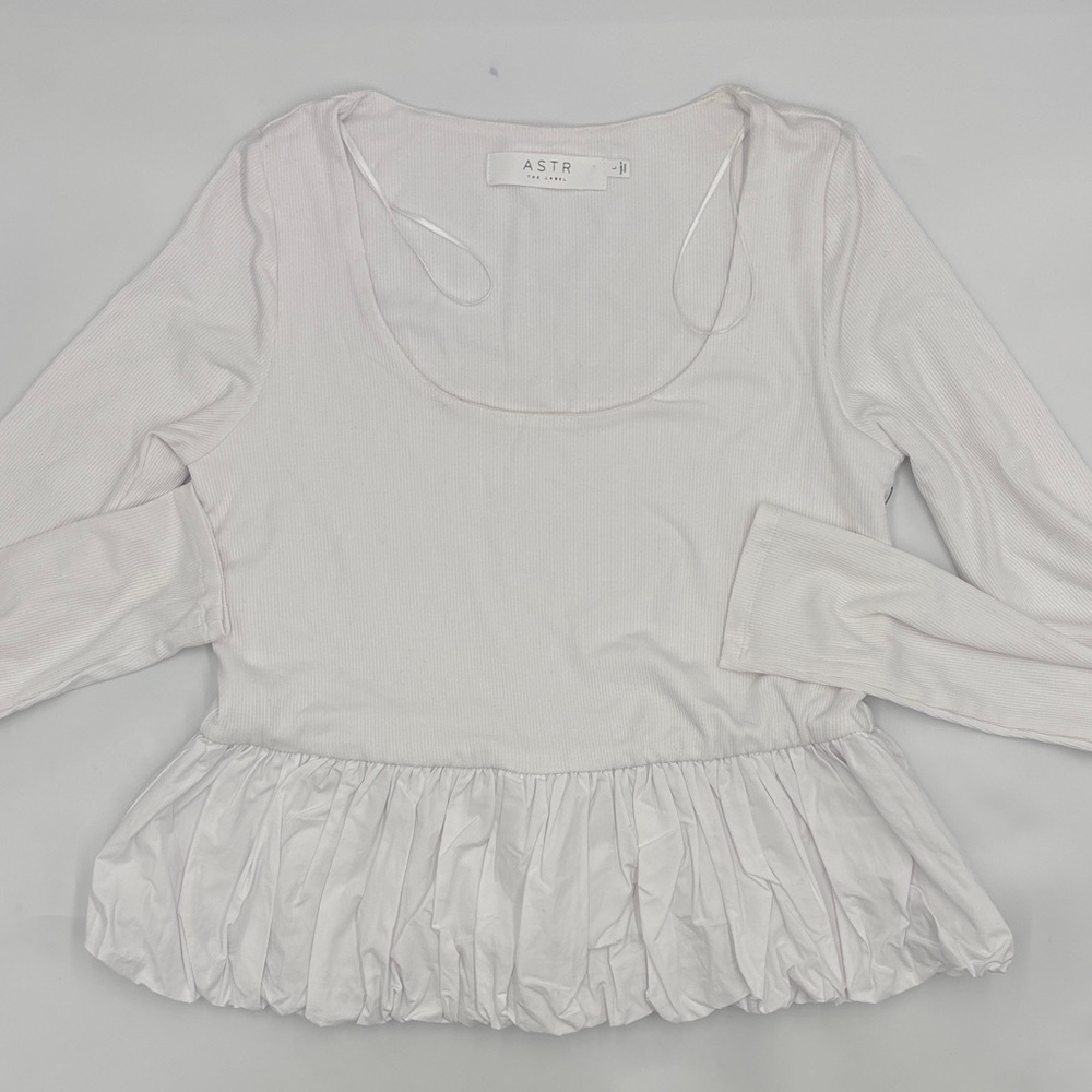 ASTR the Label U-Neck Long Sleeve Bubble Hem Top in White